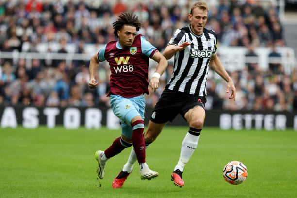 地展现了利 地展现了利