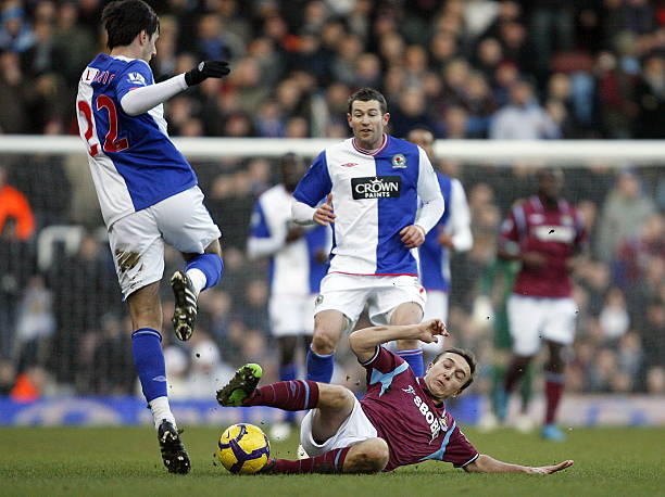 球員後做出 球員後做出